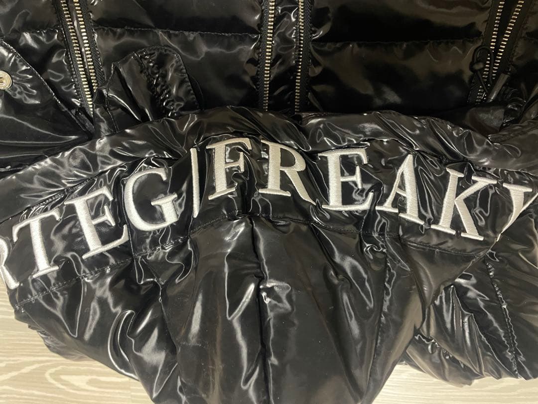 アダムスジャグラー　ダウンベスト　ジャケット