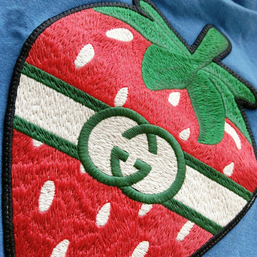 GUCCI グッチ　イチゴ刺繍 犬服　ペット服　　新品未使用タグ付き　小型中型犬