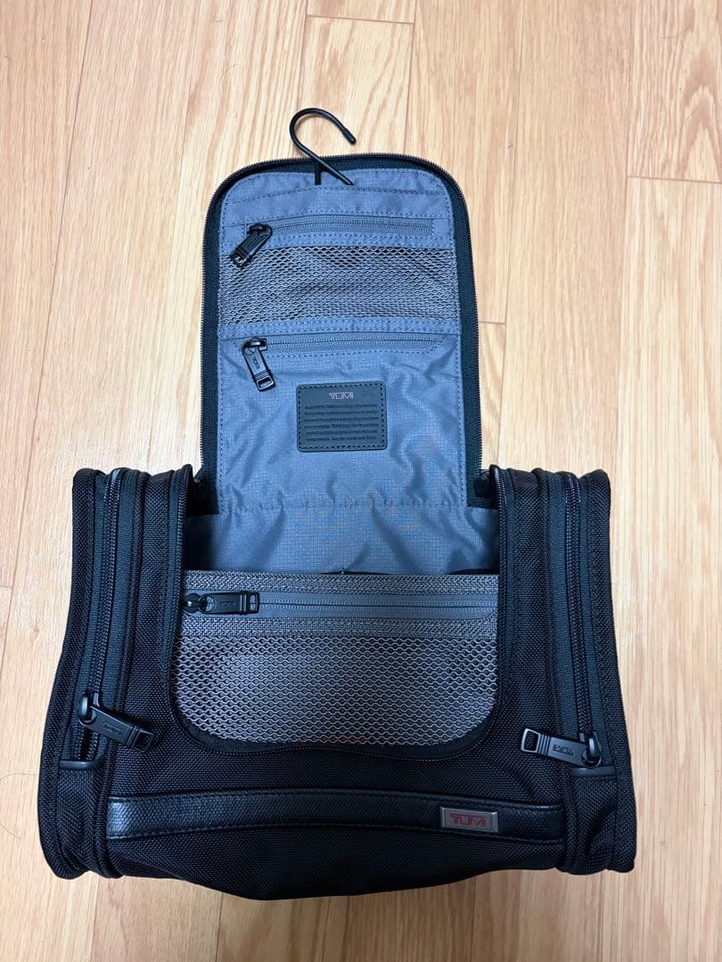 【人気商品】TUMI ALPHA 3 ハンギング・トラベル・キット
