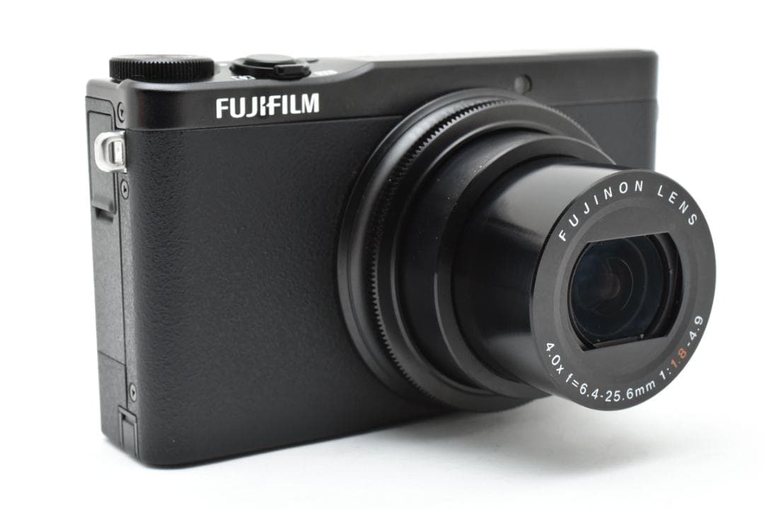 美品 FUJIFILM XQ1 ブラック デジタルカメラ