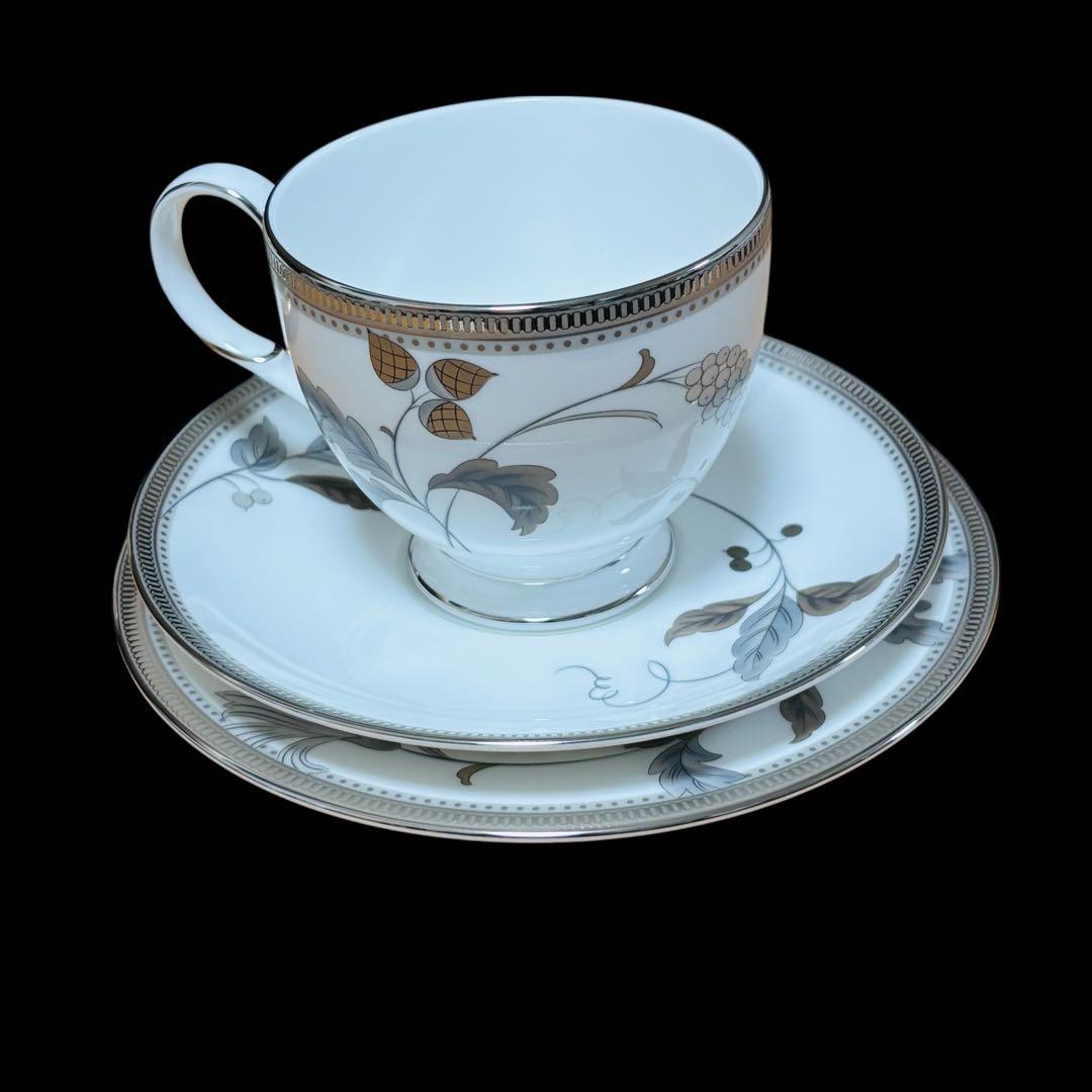 ノリタケ　アイラ　ゴールド　プラチナ　カップ　ソーサー　トリオ　プレート