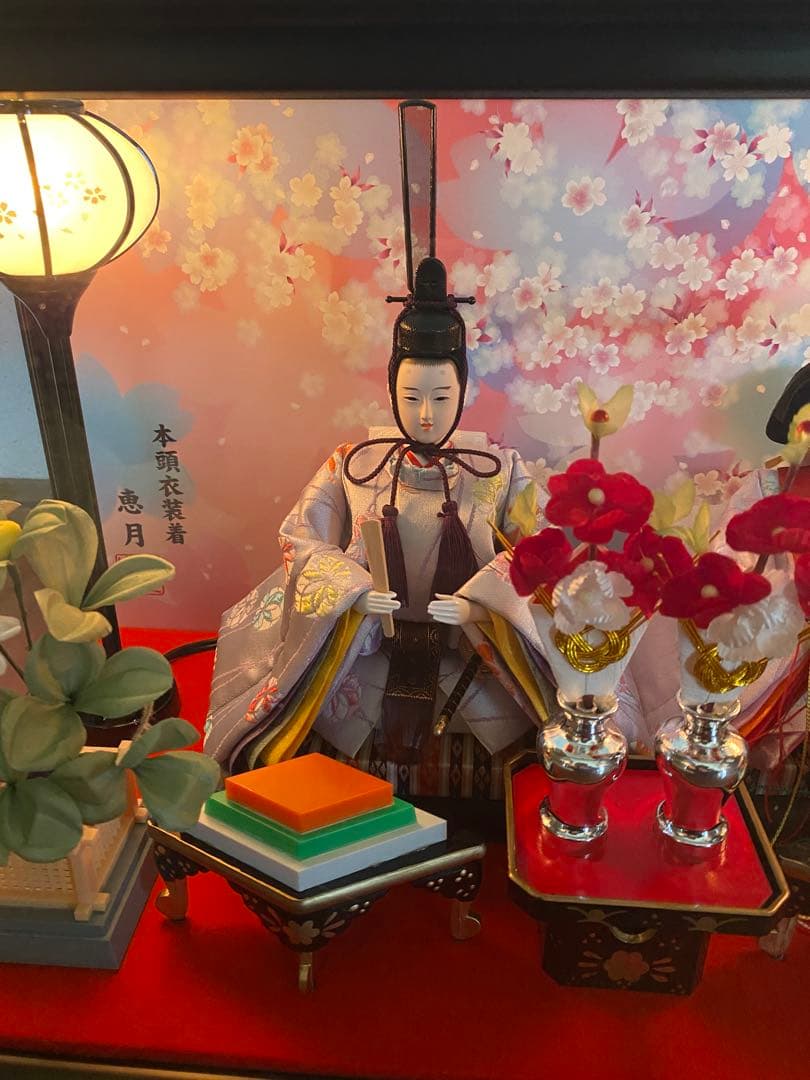 雛人形 ガラスケース入り