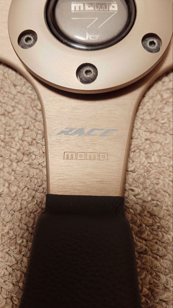 MOMO RACE ステアリング　35パイ 使用期間2ヶ月程