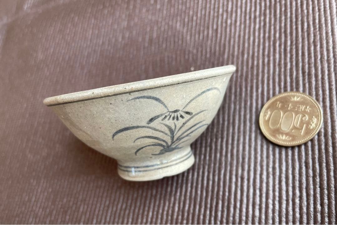 李朝 磁器 花模様 酒杯 直径約8.3cm