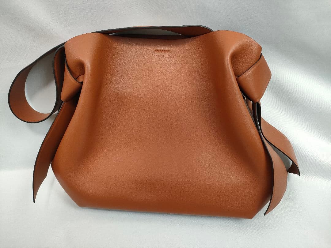 Acne Studios アクネストゥディオズ ショルダーバッグ レザー 革