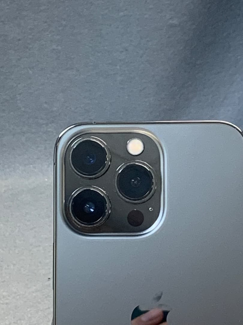 超美品　国内版　SIMフリー　iPhone13 Pro 256GB グラファイト