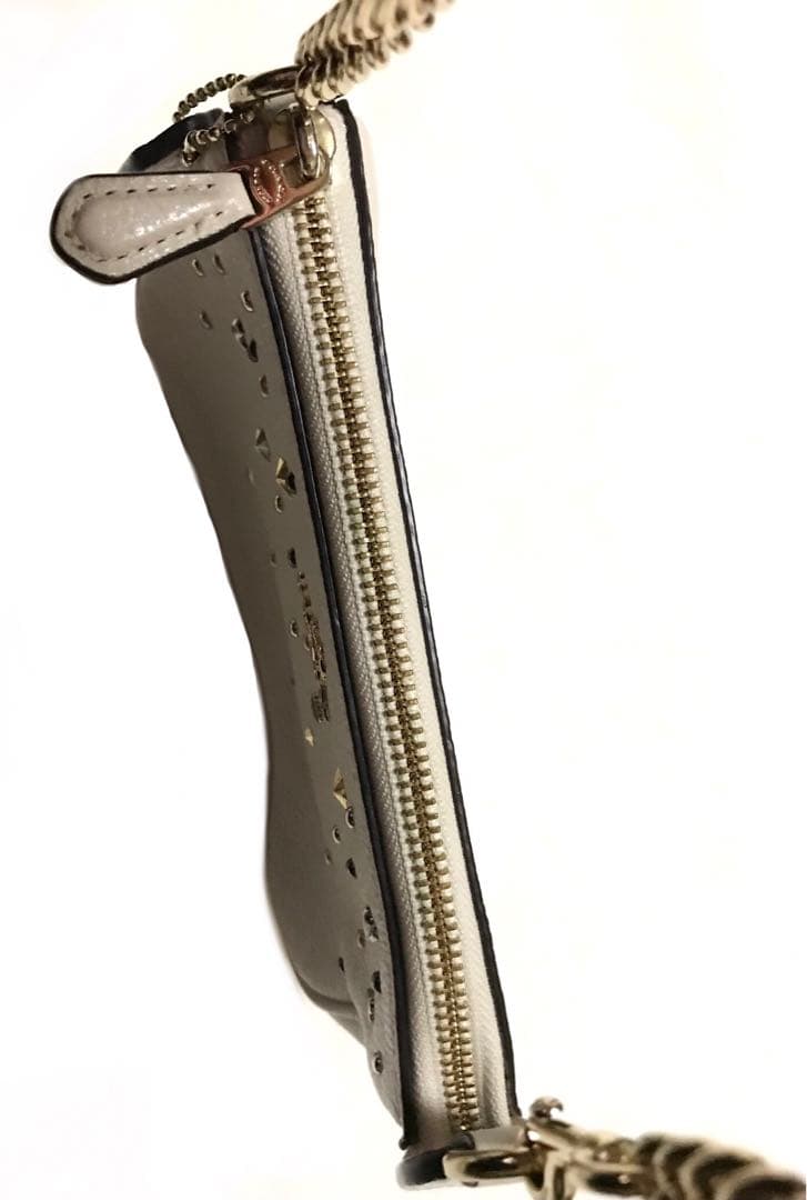 超美品コーチラージリストレットスターダストスタッズショルダーバッグオフホワイト白