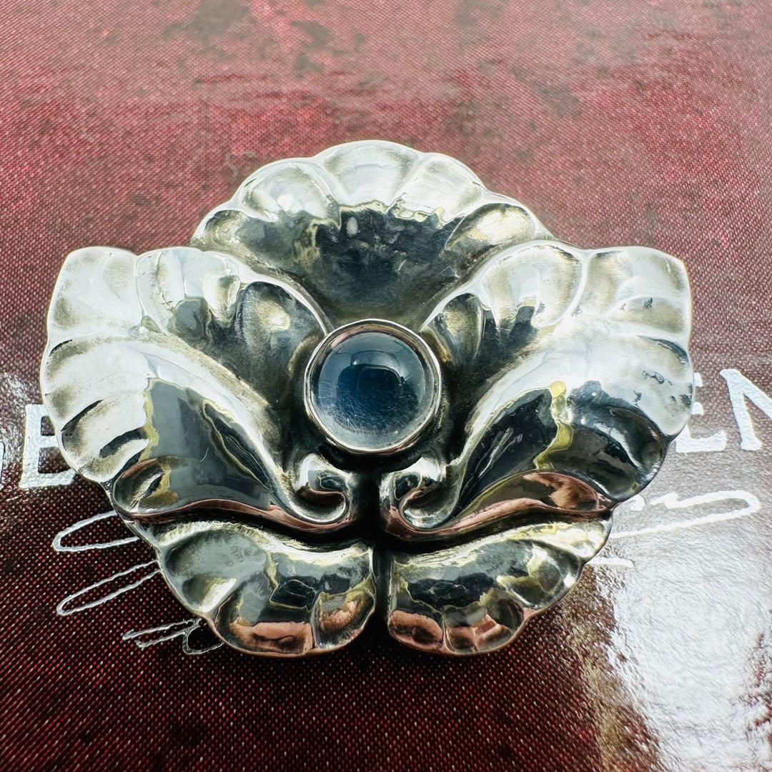   107 ムーンストーン　シルバー　ブローチ　フラワー