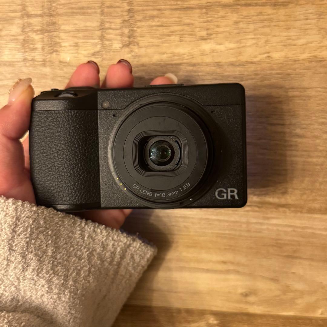 RICOH GR Ⅲ コンパクトデジタルカメラ ブ