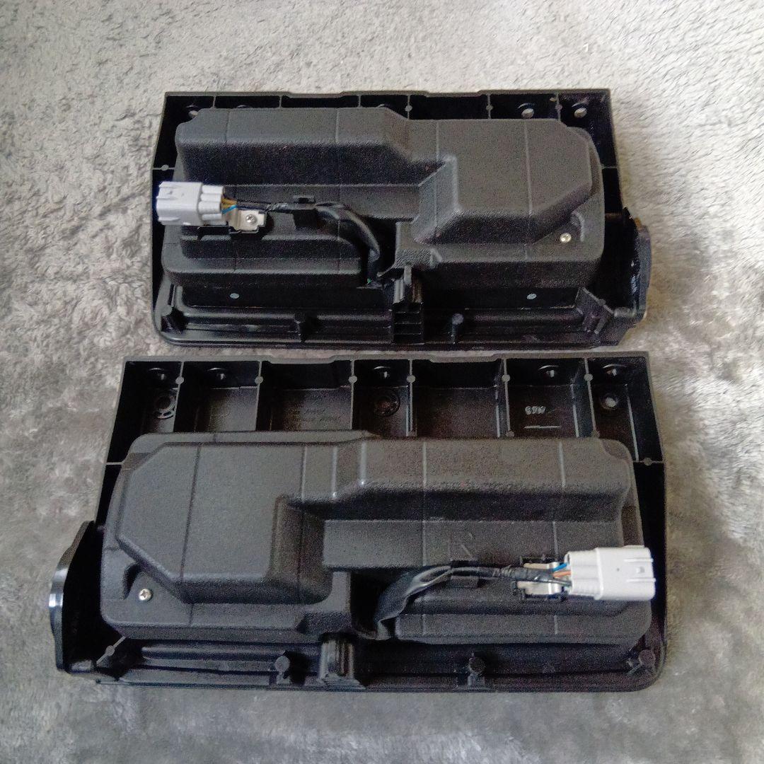 日野17プロフィア純正LEDテールランプ