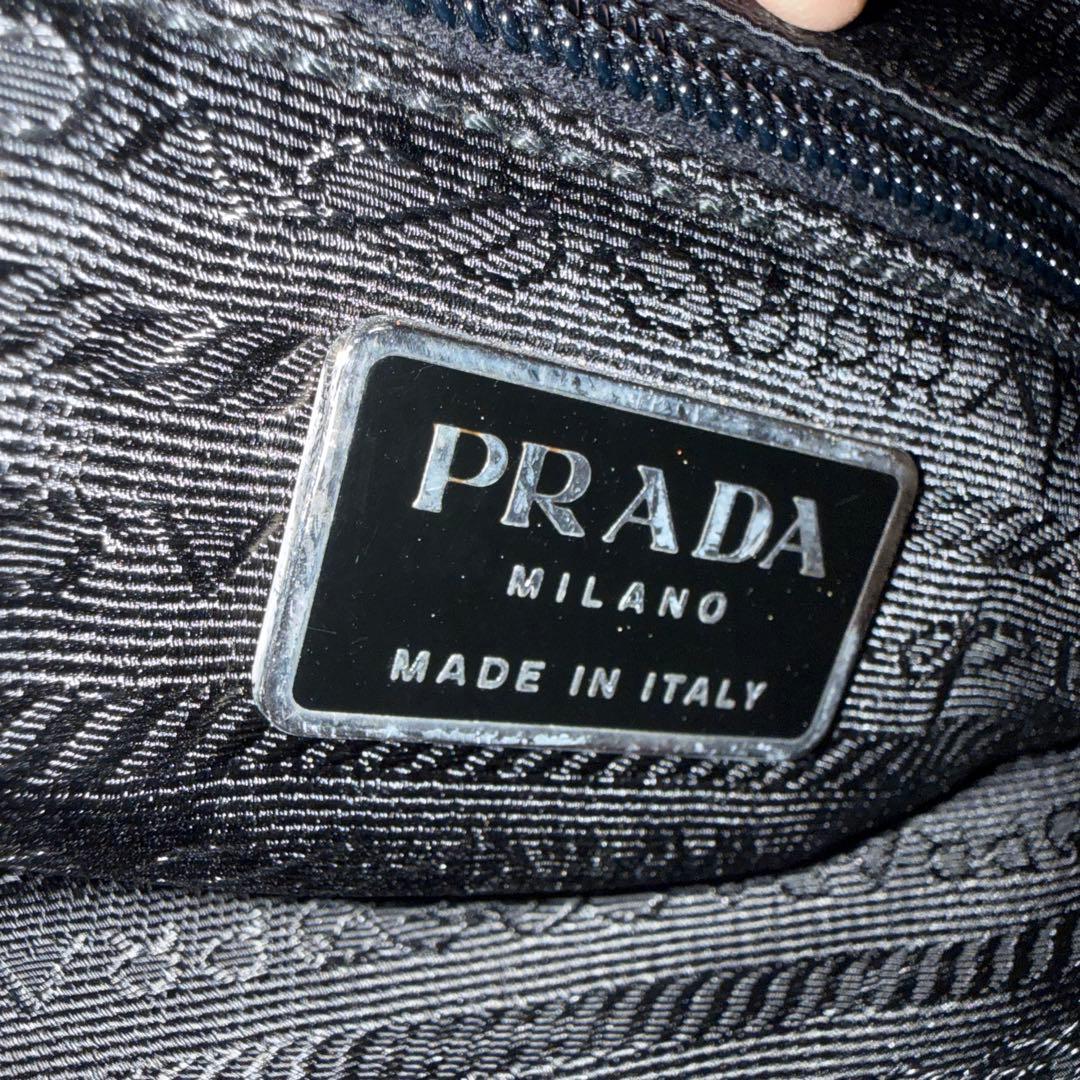 ハンドバッグ　PRADA ナイロン　レッド