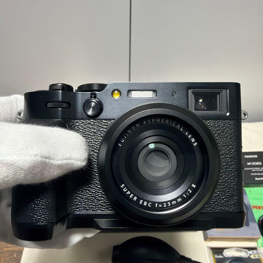 Fujifilm X100Ⅵ 日英2言語設定モデル　付属品多数