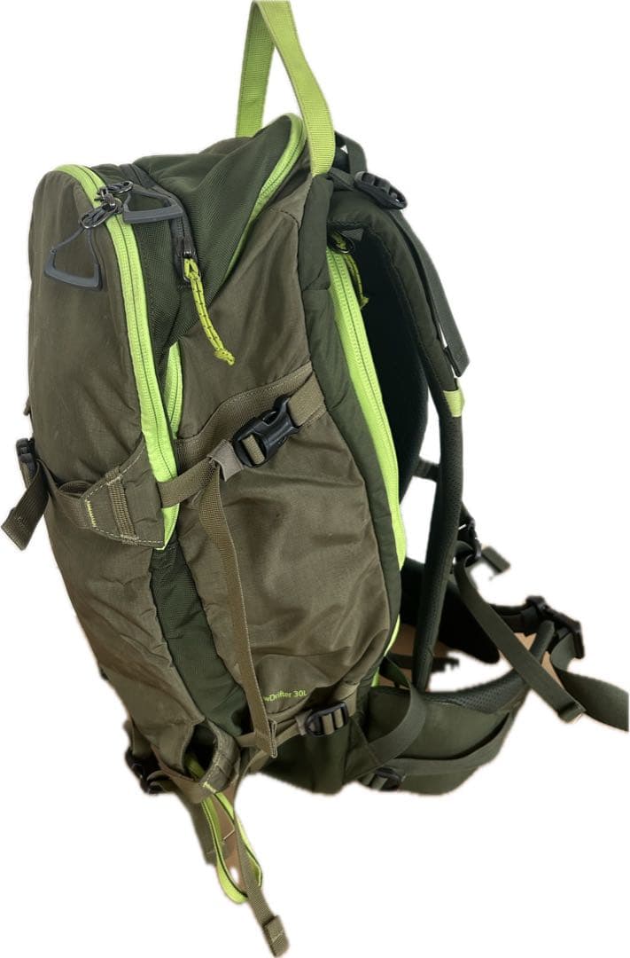 patagonia バックパック 30L ヘルメットホルダー付き（モンベル）