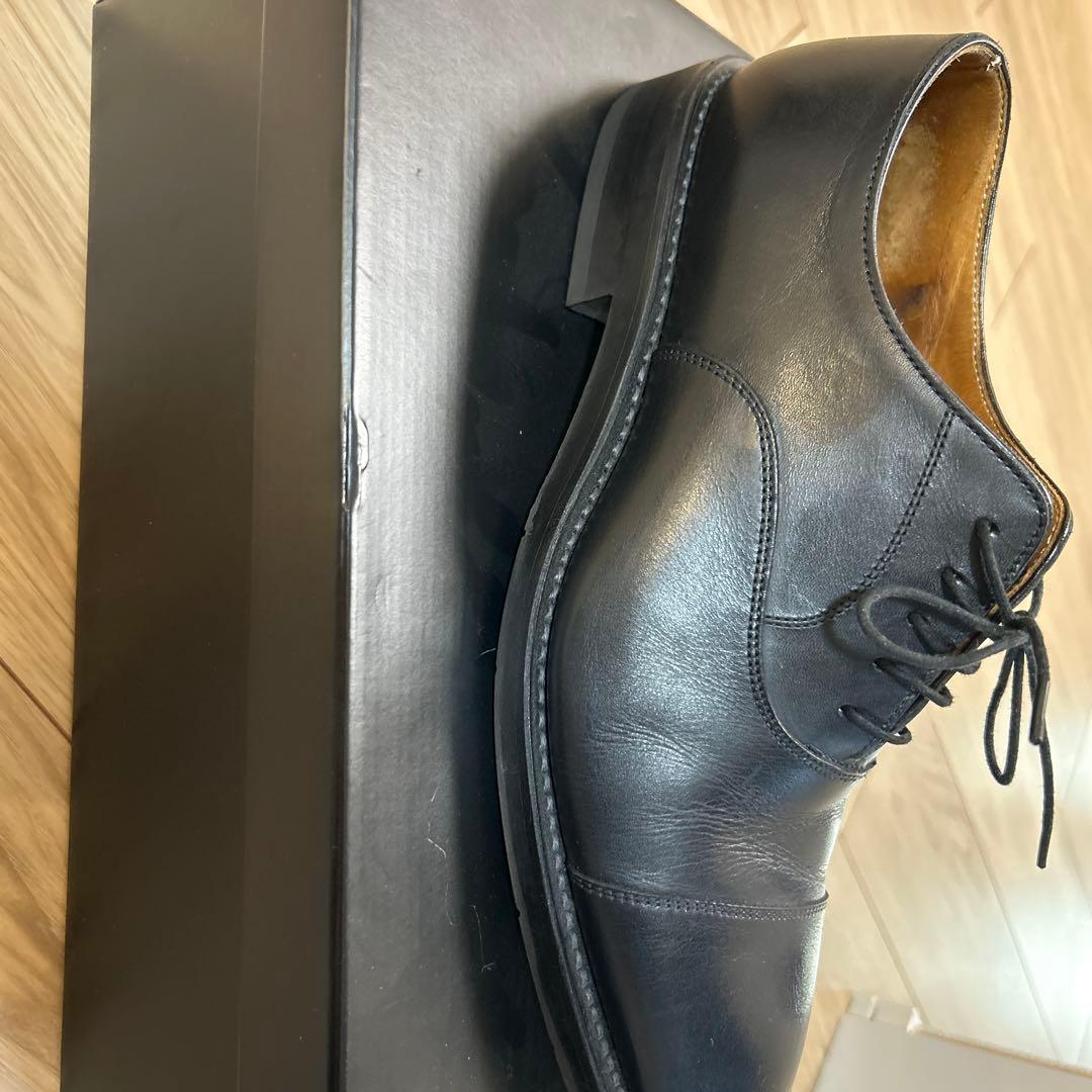 黒のレザードレスシューズ