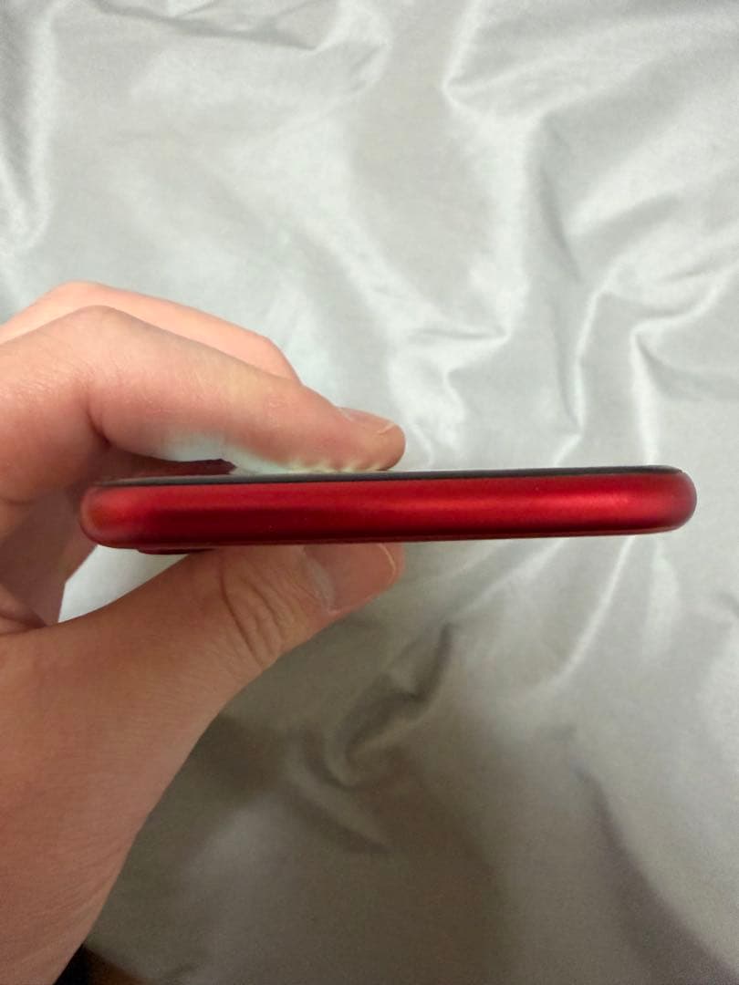 iPhone se 第3世代 128gb レッド 本体のみ SIMフリー