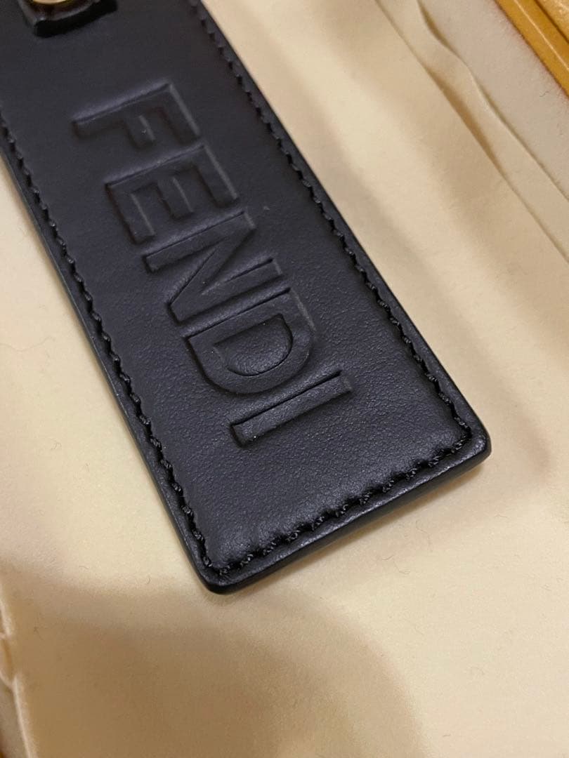 FENDI ロゴ キーホルダー