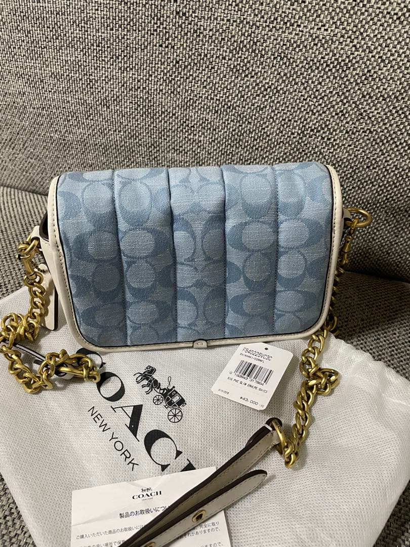 COACH ディンキー 18 シグネチャー シャンブレー