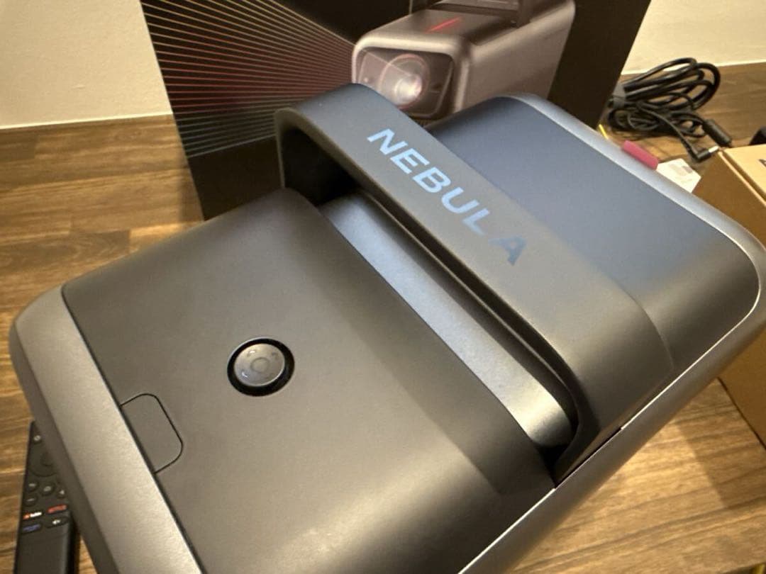 【美品】本日発送 Anker Nebula X1 レーザープロジェクター