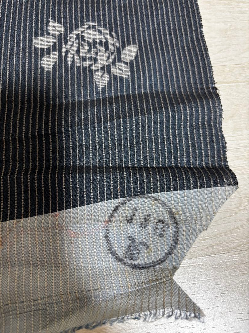 ★アンティーク縞に薔薇の反物