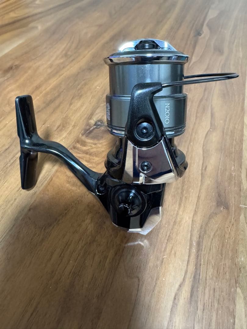 シマノ 23ヴァンキッシュ C2000S エリアトラウト　カーボンハンドル