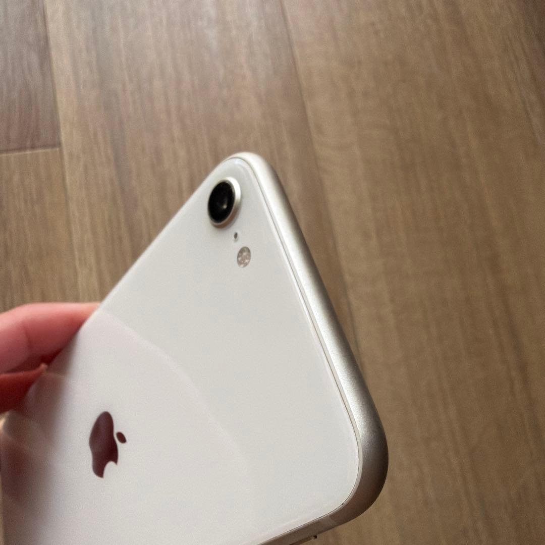 iPhone SE 第3世代 スターライト　SIMフリー　128GB 美品