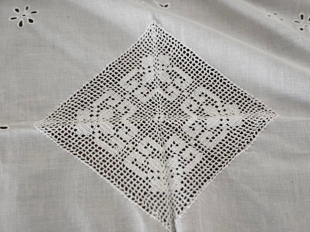 フランス　蚤の市　テーブルクロス ホワイト　レース