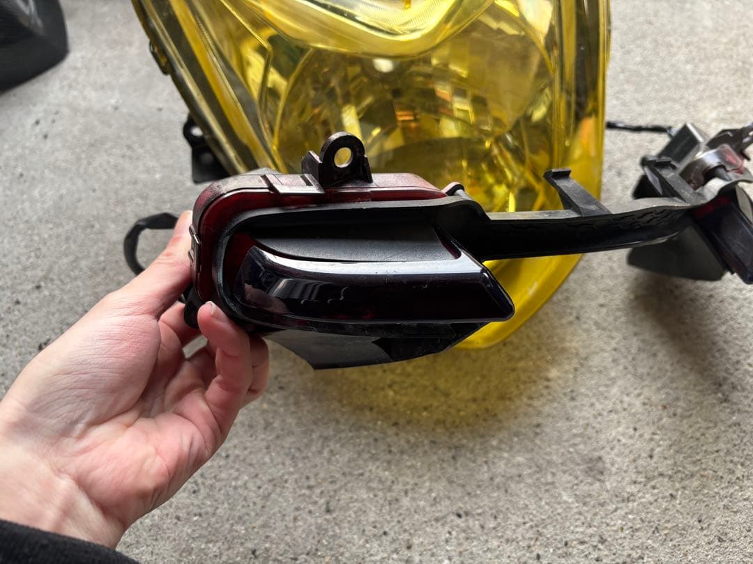 シグナスx4型　イエローヘッドライト、デイライト