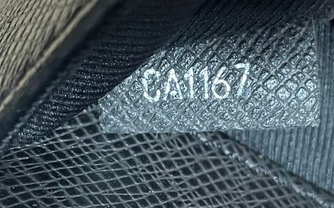 ちょこ Louis Vuitton Anton Taiga ショルダーPM