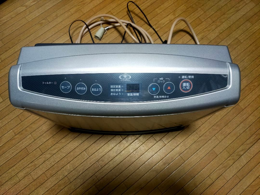 ガスファンヒーター シルバー デジタル表示