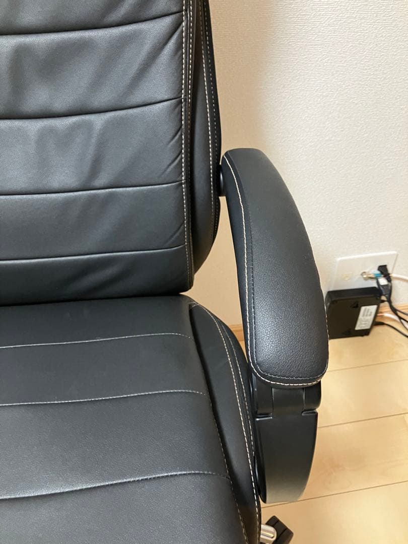 ニトリ　ワークチェア　リカルド　PUブレスレザー　黒　フットレスト付き