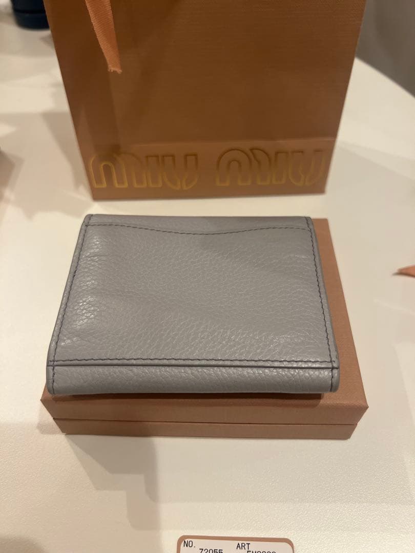 miumiu カードケース 名刺入れ ヴィッテロダイノ 完備 ウォーターリリー