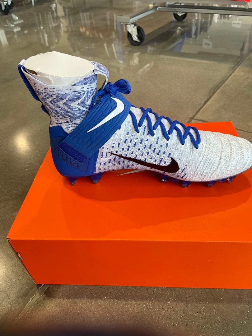 Nike Alpha Menace Elite スパイク 15