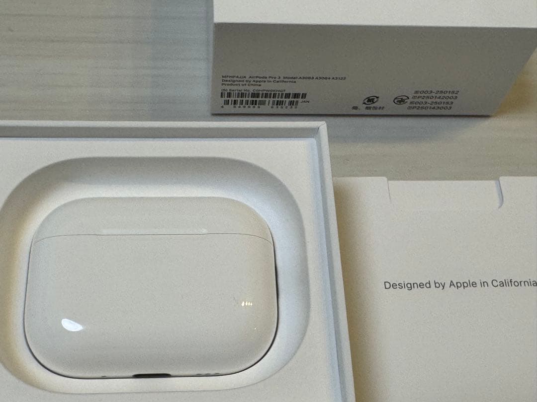 イヤホン airPods Pro 3