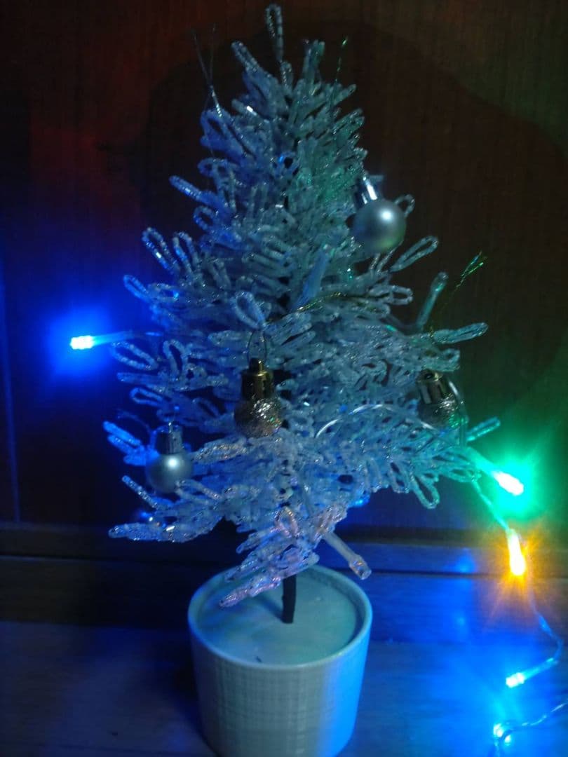 ハンドメイド★シルバビーズークリスマスツリー 約30cm オーナメント付き