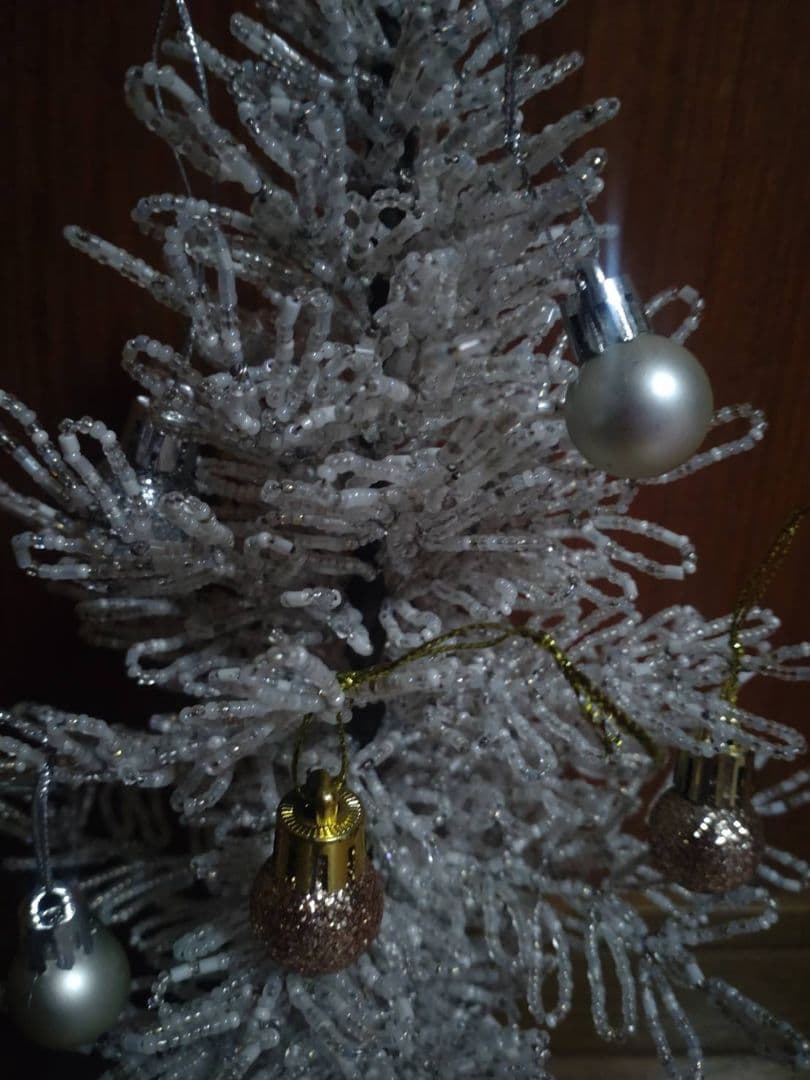 ハンドメイド★シルバビーズークリスマスツリー 約30cm オーナメント付き