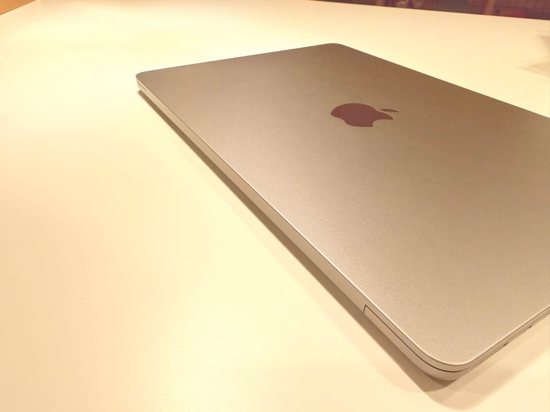 M2 Macbook Air 13.6in スペースグレイ　512GB US配列