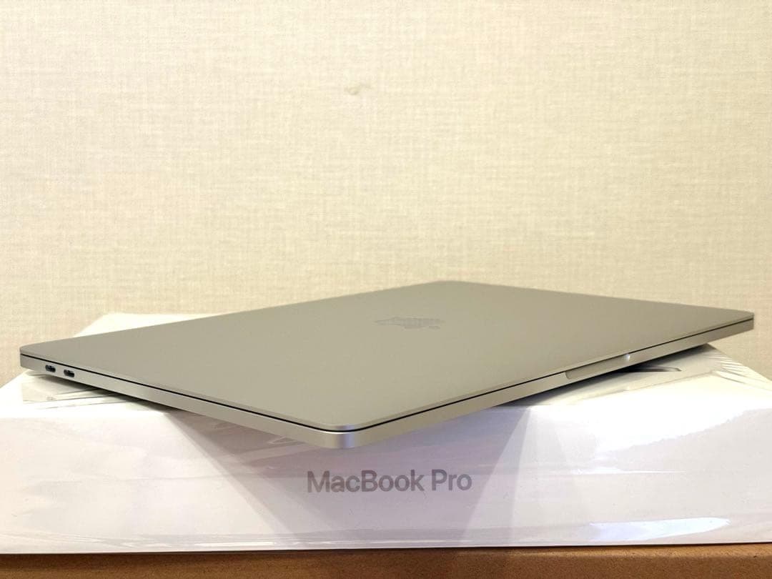 ★美品★MacBook Pro 13インチ TouchBar搭載 2TBHDD付
