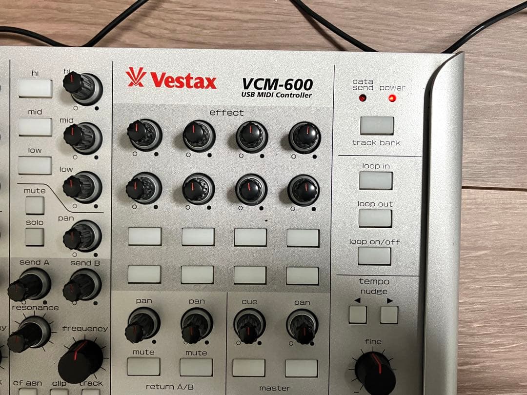 Vestax MIDIコントローラー VCM-600