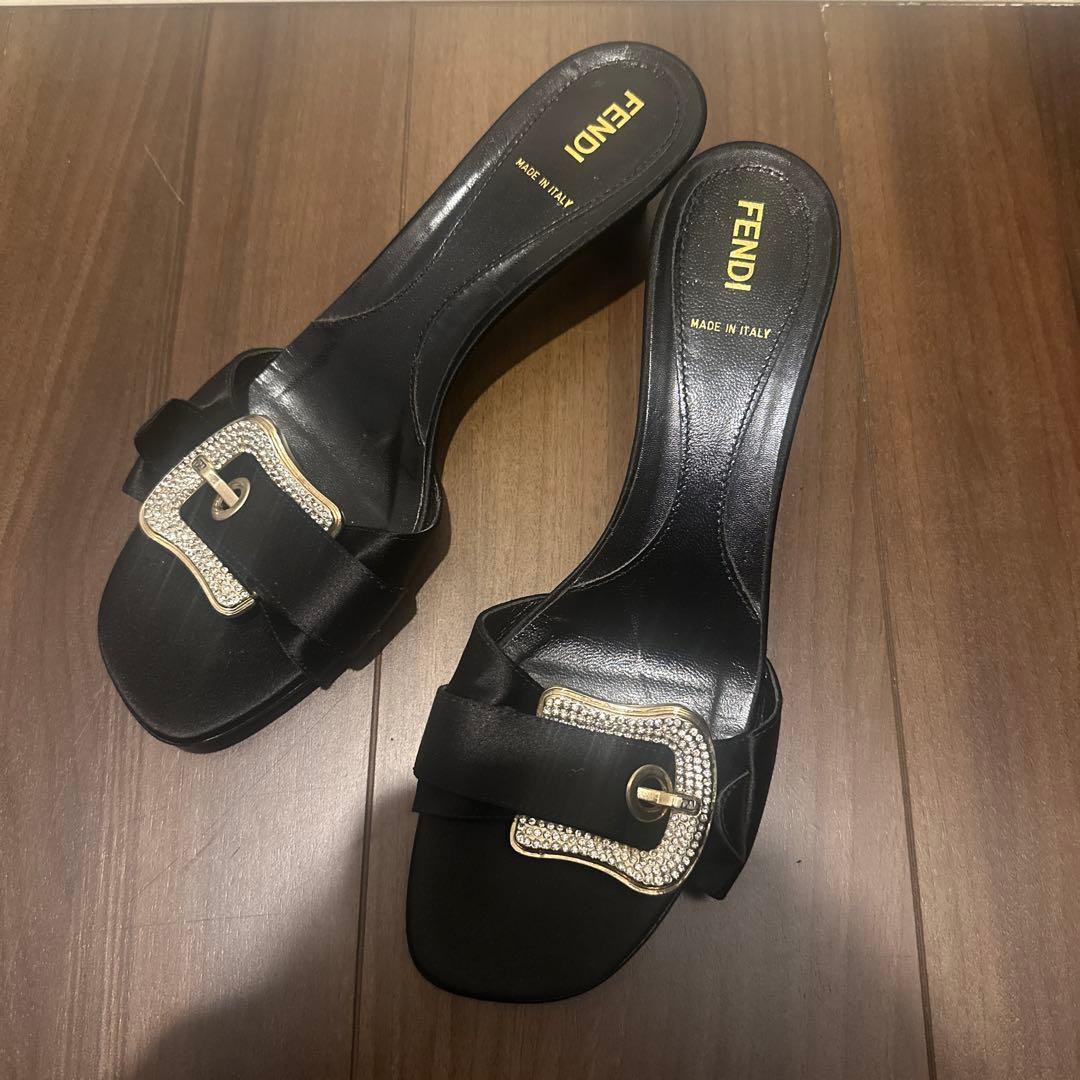 FENDI ブラックサテン ミュール
