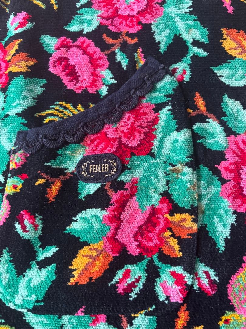 FELLER 花柄エプロン Vネック 黒