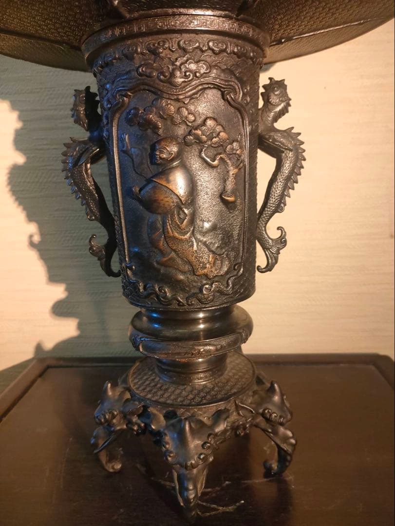 薄端 青銅製 龍双耳 五足 人物花鳥紋 獣足 幅32㎝ 重量約7kg