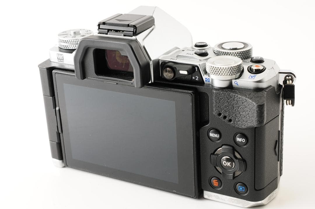 【美品】オリンパス OLYMPUS OM-D E-M5 II ミラーレス ボディ