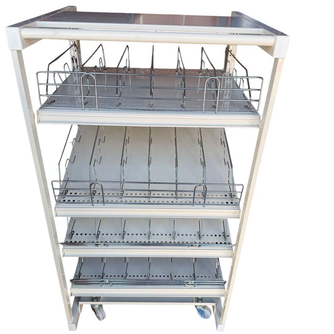 美品 オカムラ 業務用ワインラック キャスター付 多段収納