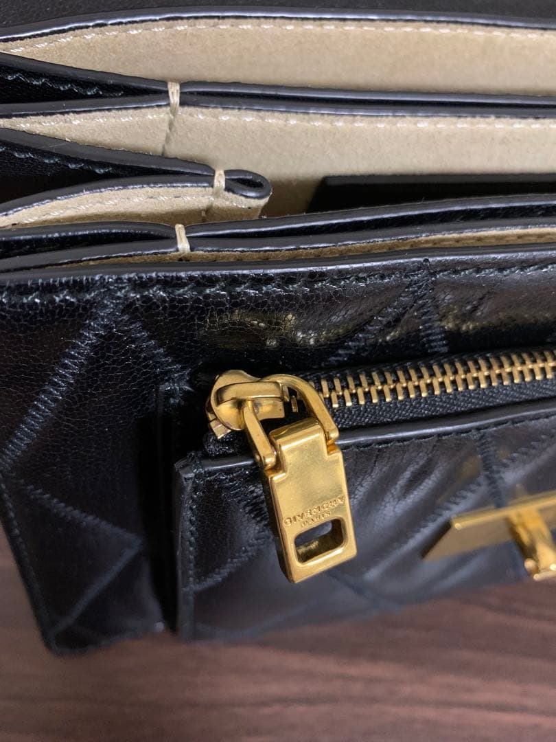 【miiii】GIVENCHY ジバンシィ GV3ショルダーバッグ