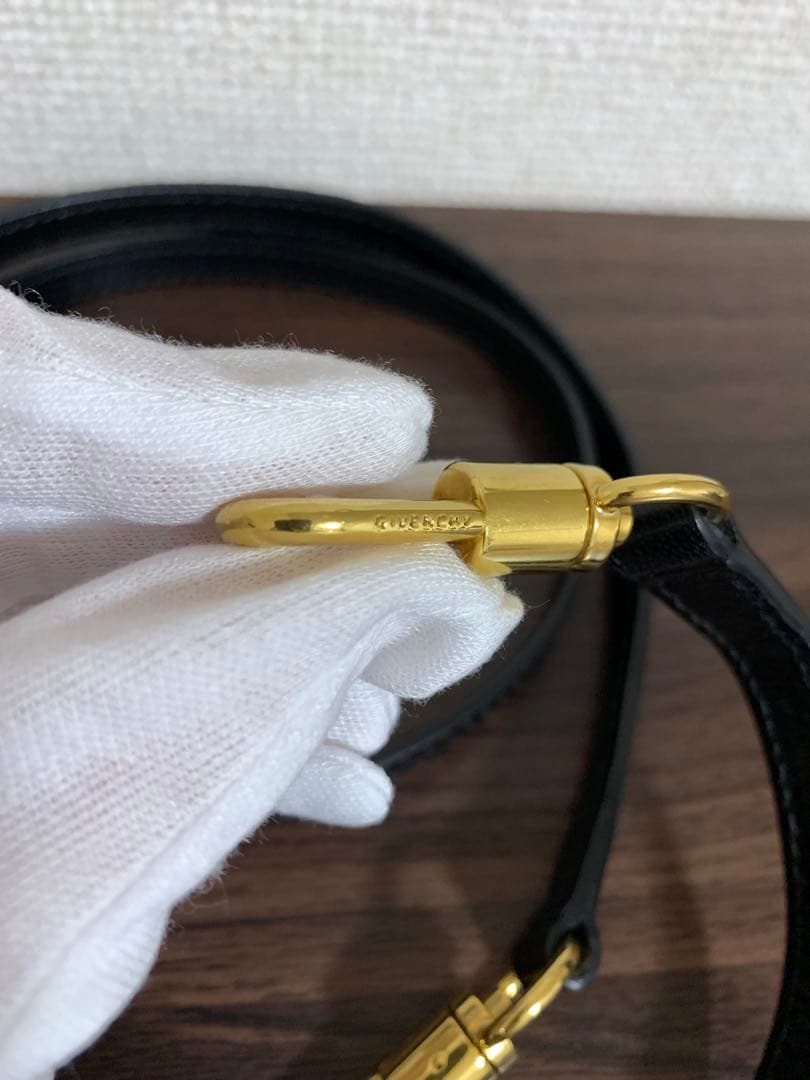 【miiii】GIVENCHY ジバンシィ GV3ショルダーバッグ