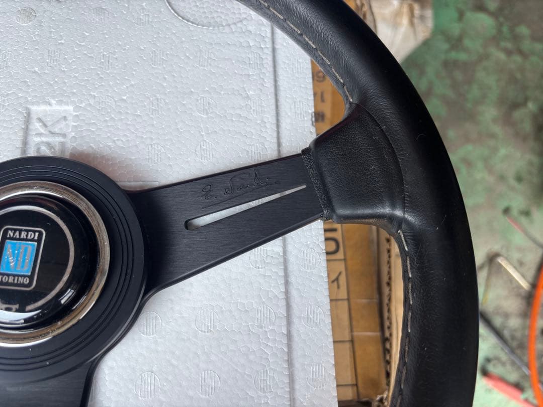 正規品　NARDI〔ナルディ〕クラッシック　340Φ レザー