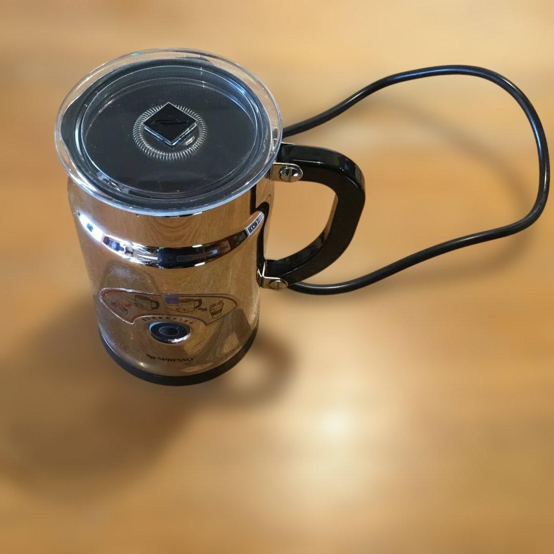 NESPRESSO（ネスプレッソ）エスプレッソマシンとミルクフォーマー2点セット