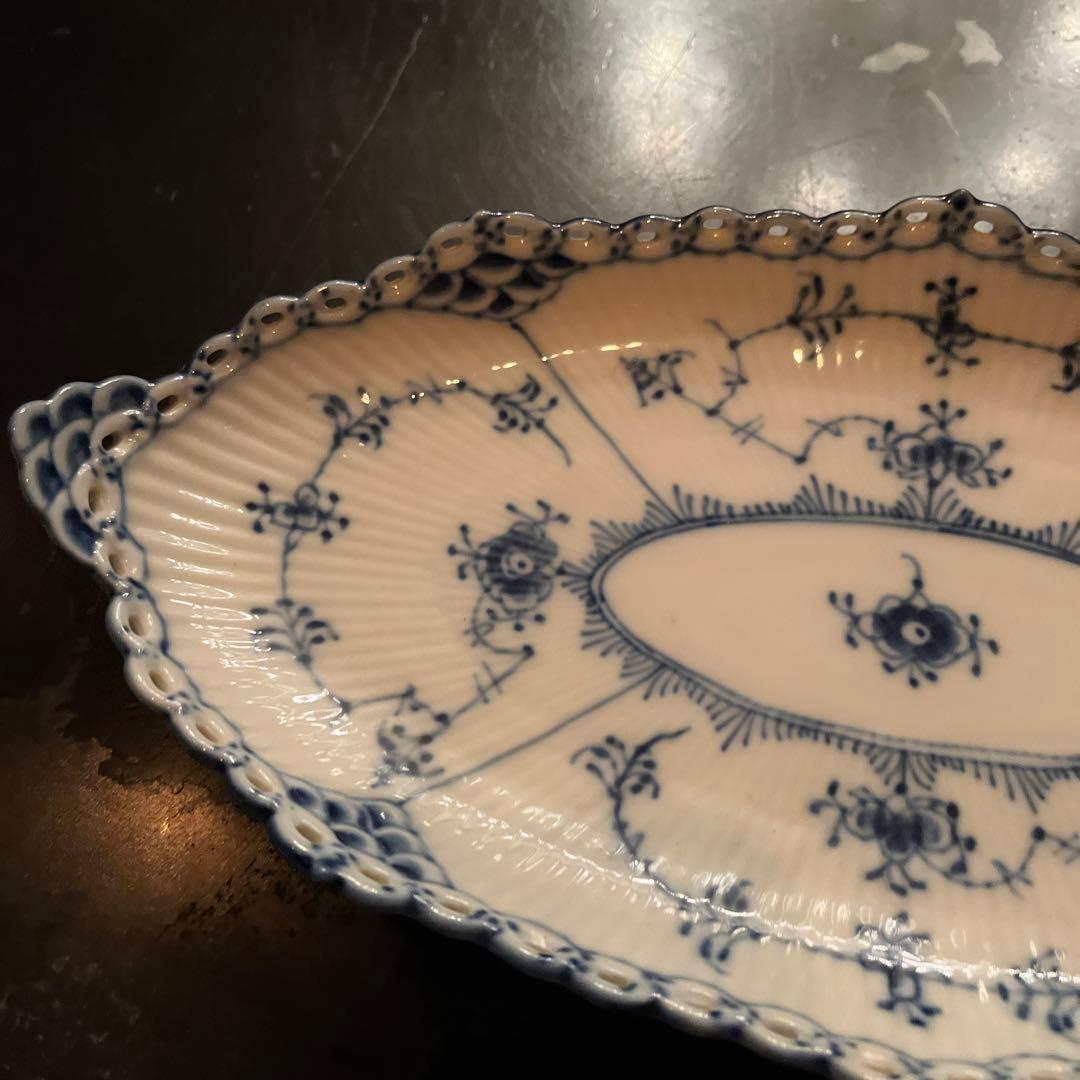 ロイヤルコペンハーゲン　ブルーフルーティッド 楕円皿　周りに透かし模様あり