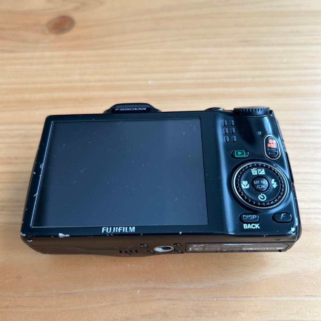FUJIFILM FINEPIX F550EXR デジタルカメラ