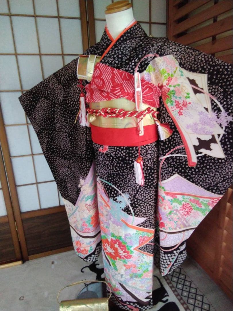 みのみのです。5歳から7歳向け・正絹・ちりめん地のお着物セット